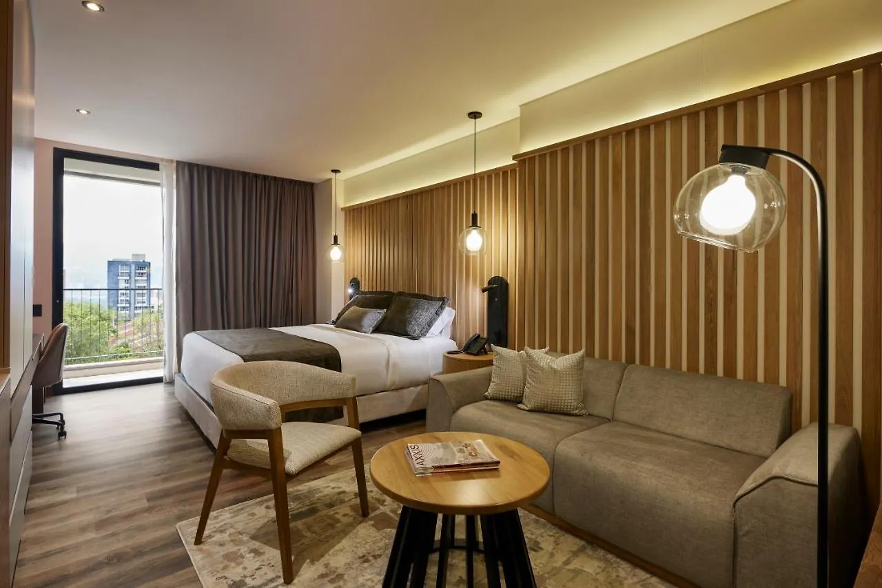 Blues Suites Medellín 4*,
